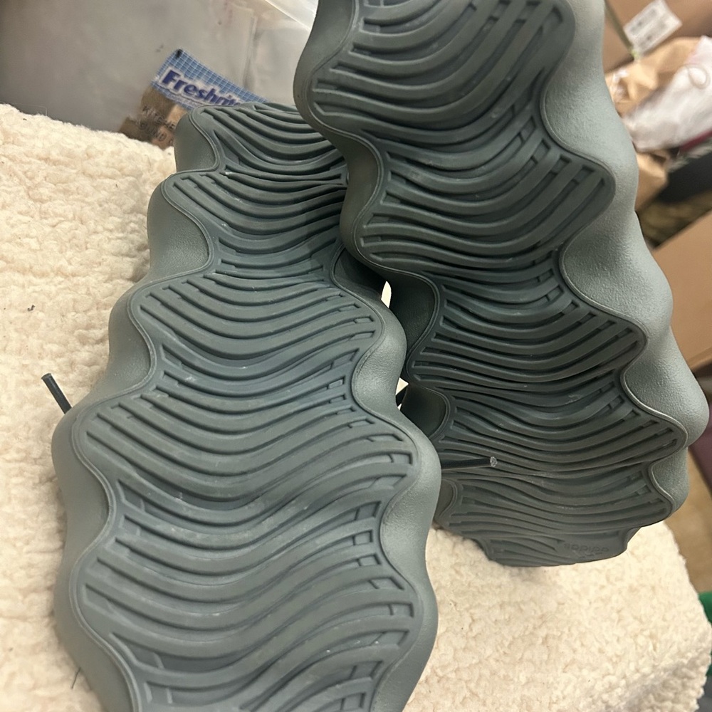 Men's Gray Sneakers - Picture 4 of 5